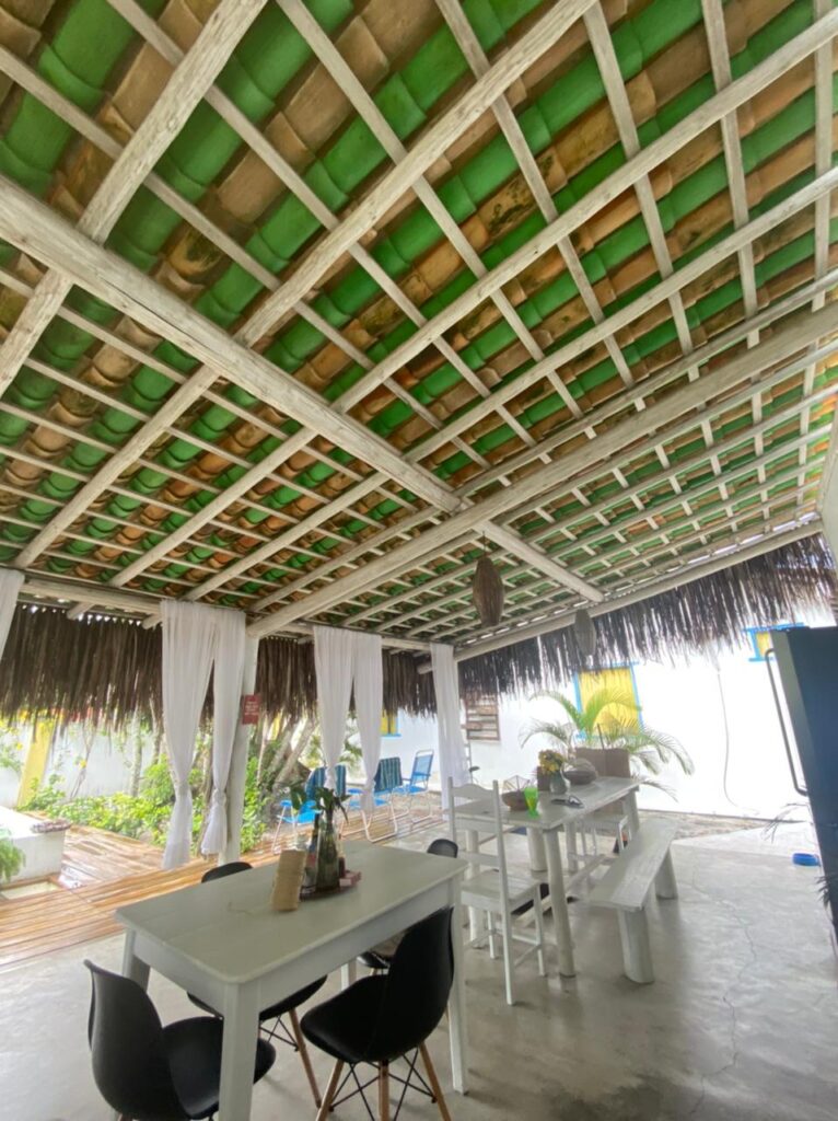 area de jantar externa – Casa Caraíva vibes