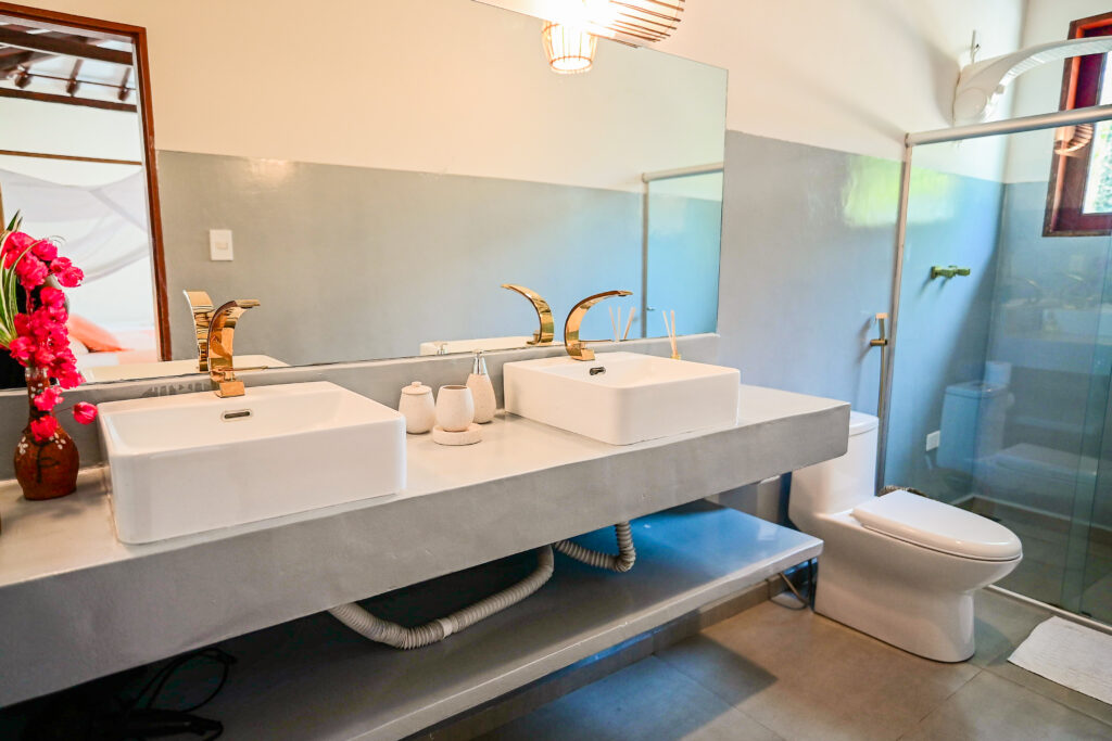 banheiro privativo Chalé Amarelo – Villa Taina